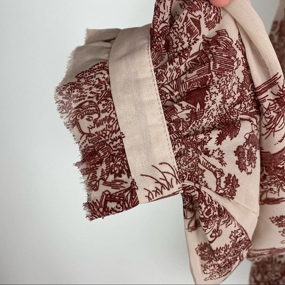 Elan Printed Blouse - Picture 3 of 5